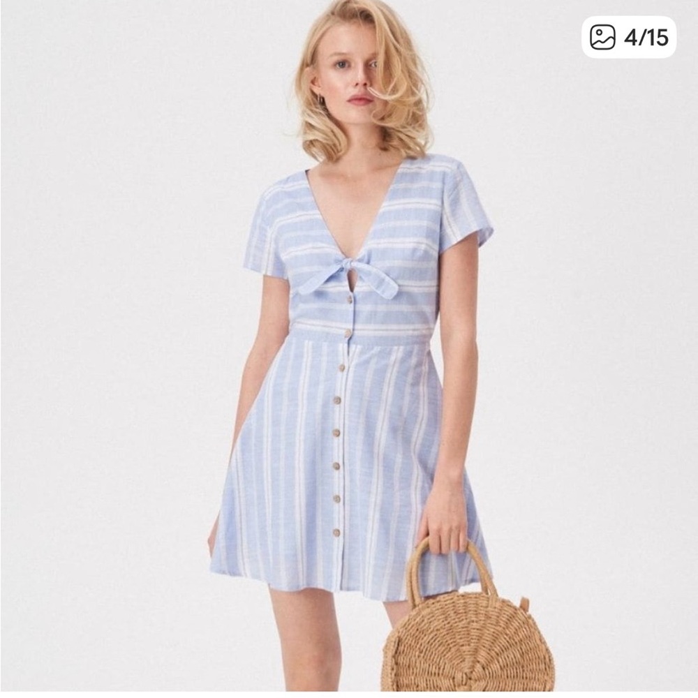 Abercrombie & Fitch 100% cotton Blue Stripe Button Down Mini Dress. Size medium. - Picture 4 of 16